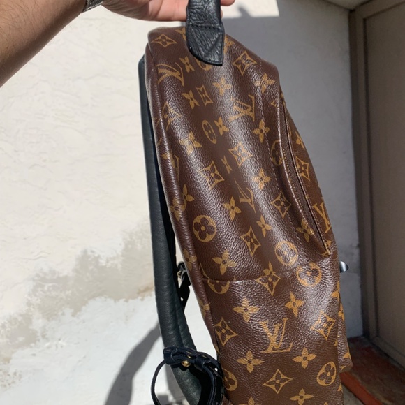 Louis Vuitton Palm Springs backpack - Picture 4 of 9